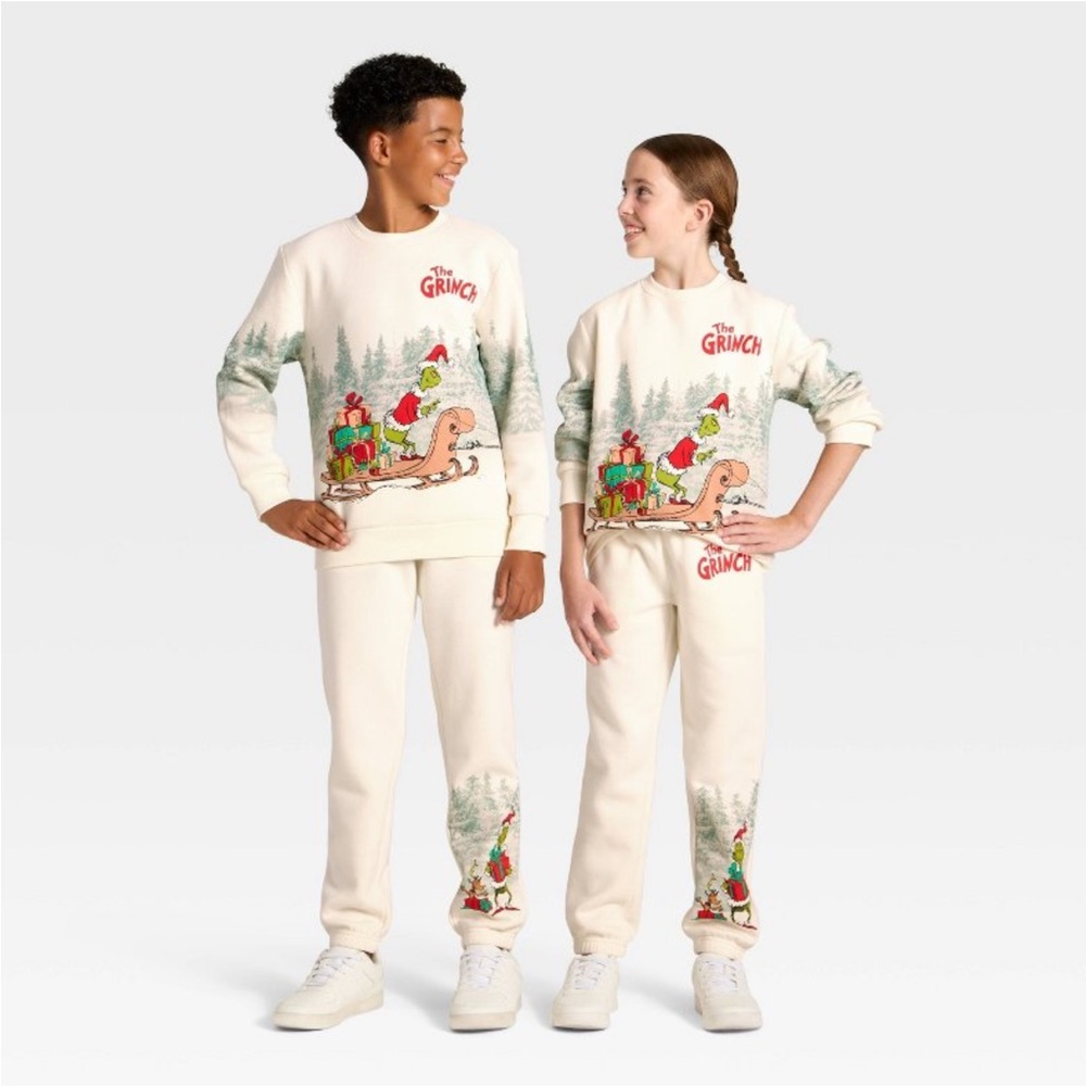 The Grinch Santa's Sleigh & Maxx Winter Scene Matching Sweatshirt & Sweatpants